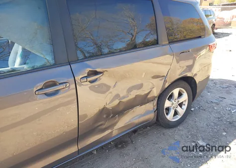 2017 Toyota Sienna Le 8 Passenger from USA, damaged, VIN 5TDKZ3DC1HS890084